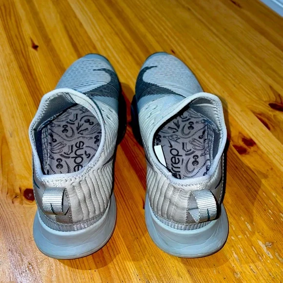 Nike shoes In a good shape, use like new,I used them only 3 times they are good. I thought Nike main image 4